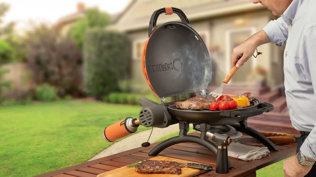 O-Grill可携式瓦斯炉还可以使用喷枪，搭配在户外烧烤